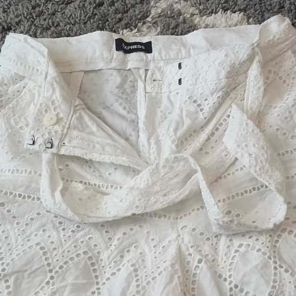 Express Shorts - Picture 3 of 6